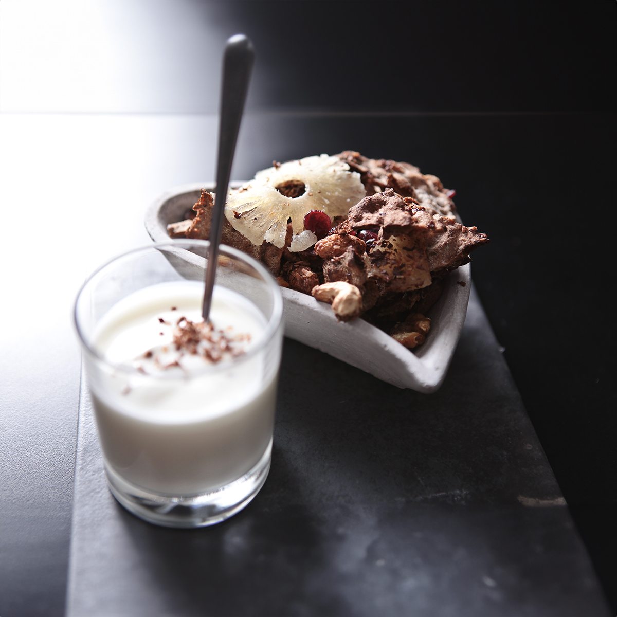 Knäckemüsli med torkad frukt